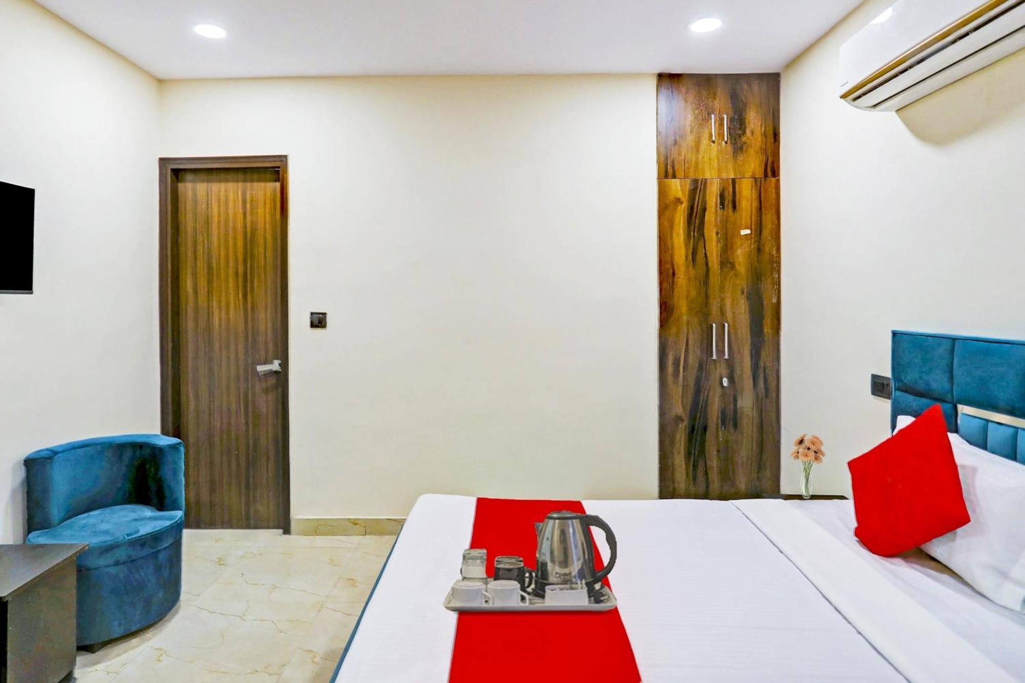 Hotel O Royal Lotus Stay Near Ip Extension Metro Station Nueva Delhi Exterior foto