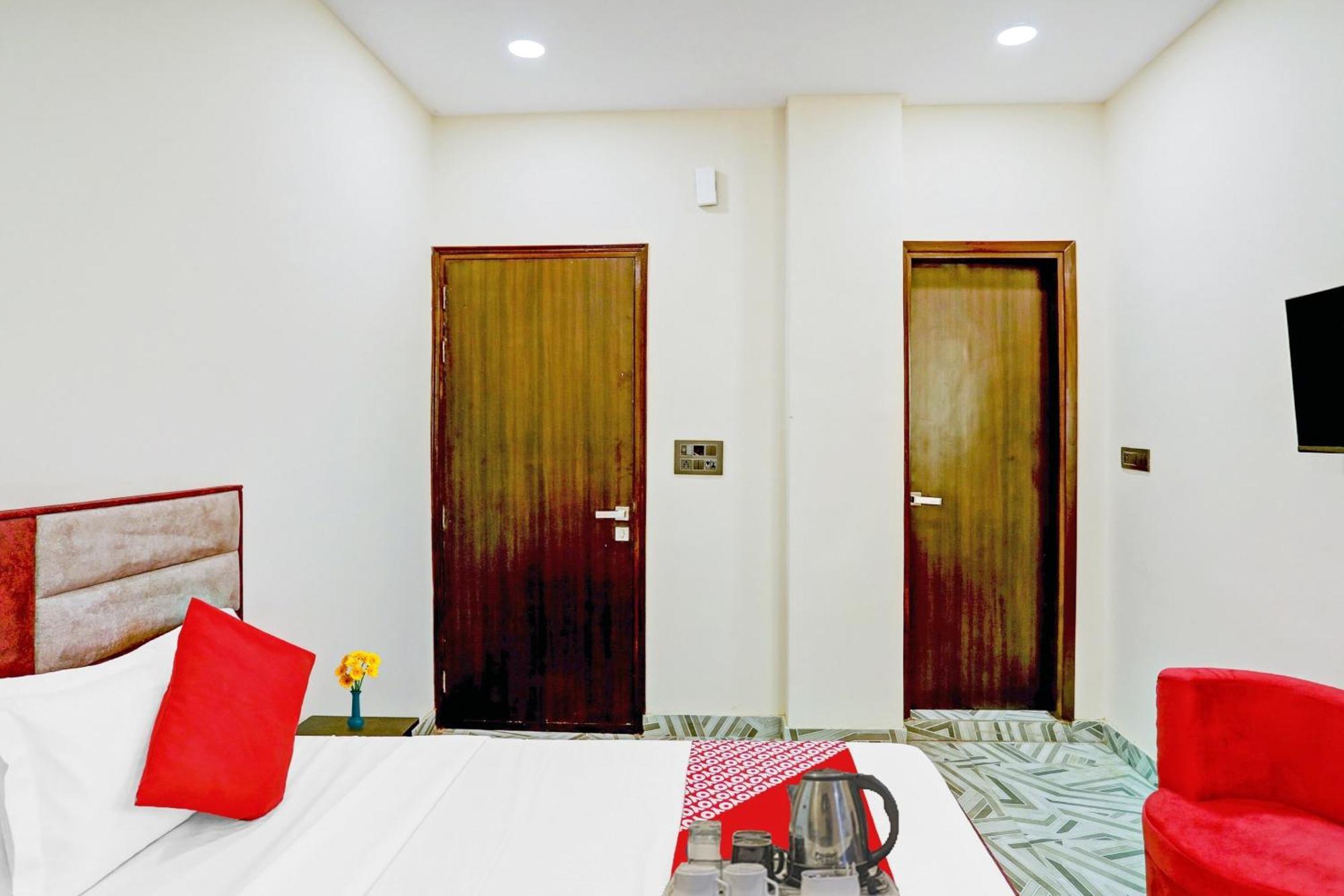 Hotel O Royal Lotus Stay Near Ip Extension Metro Station Nueva Delhi Exterior foto