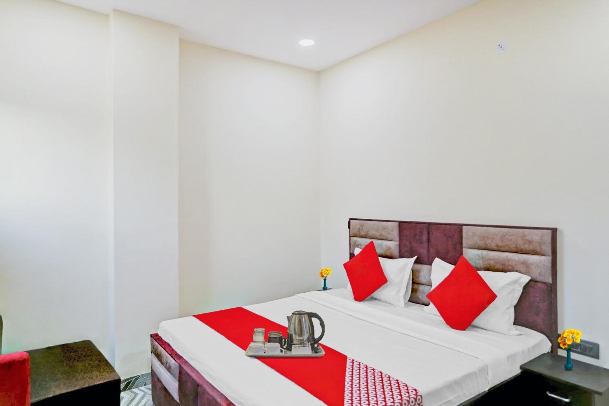Hotel O Royal Lotus Stay Near Ip Extension Metro Station Nueva Delhi Exterior foto